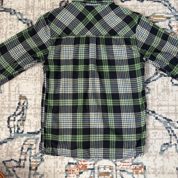 KAVU Men's checkered green button up - Picture 2 of 3